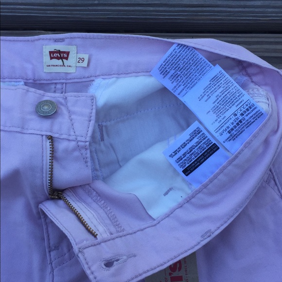 SOLD 💲NWT Levi’s pinkish light purple cuffed shorts - Picture 3 of 6